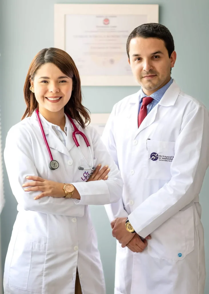 Médicos con una actitud positiva, ideales para un perfil laboral.